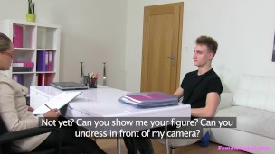 Agentka na castingu, kde se plán nečekaně zvrtne