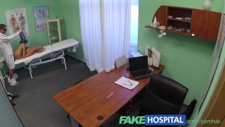 FakeHospital: Blonďatá pacientka vyléčena pořádným klackem a gejzírem rozkoše